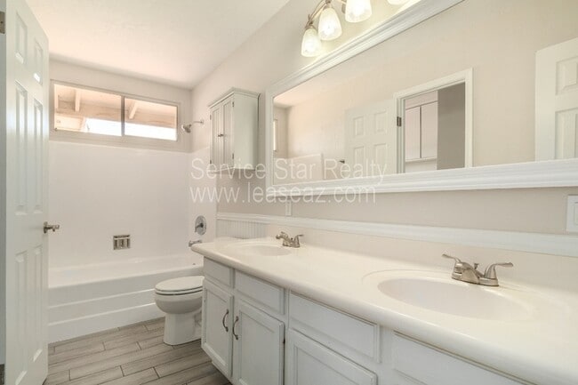 Building Photo - 132 E Pebble Beach Dr