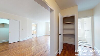 Building Photo - 550 Belmont St