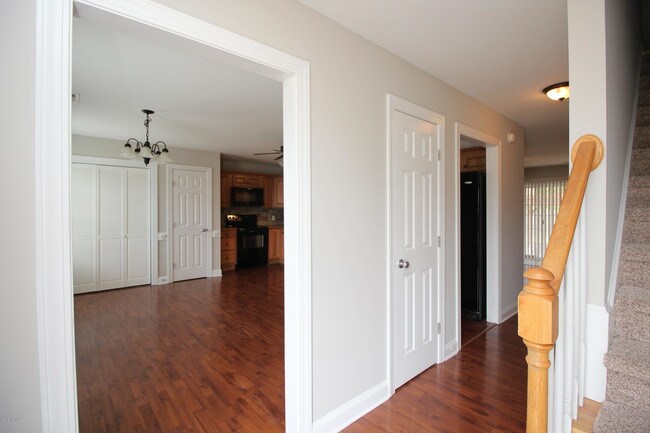 Building Photo - 4004 Lucerne Ct