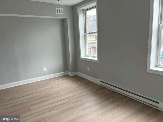 Foto del edificio - 1535 S 10th St
