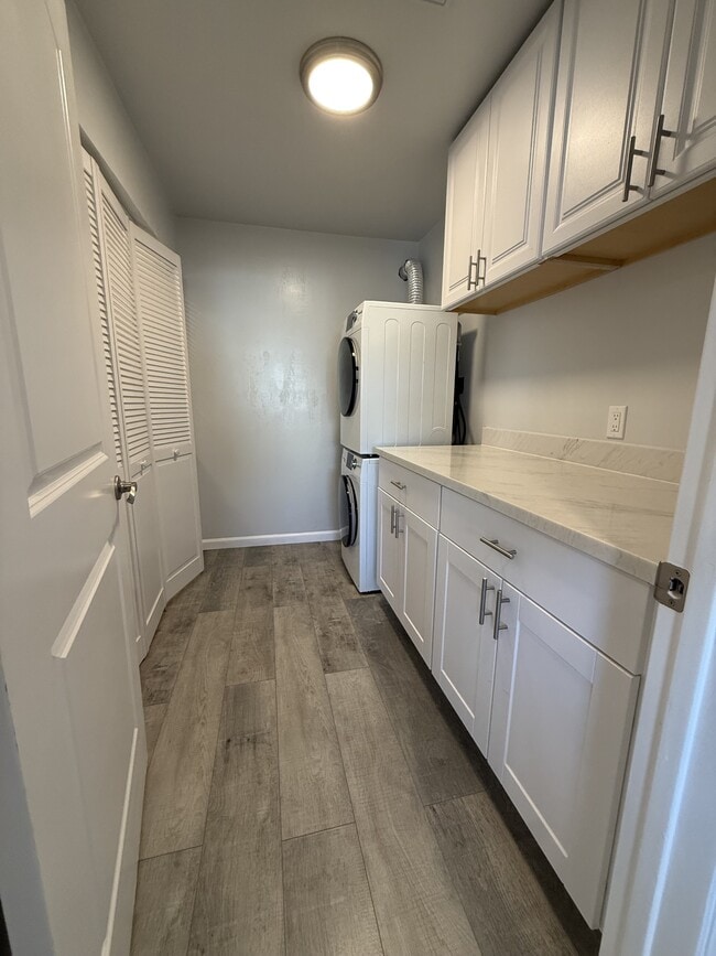 Building Photo - 121 W Branch St