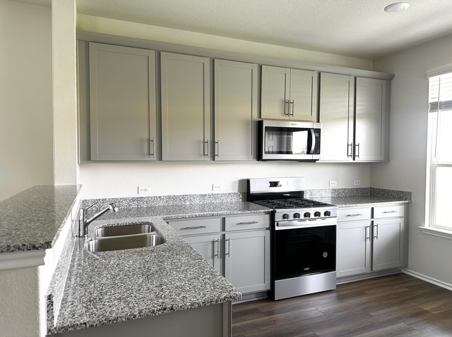 Kitchen - 401 Kapok St