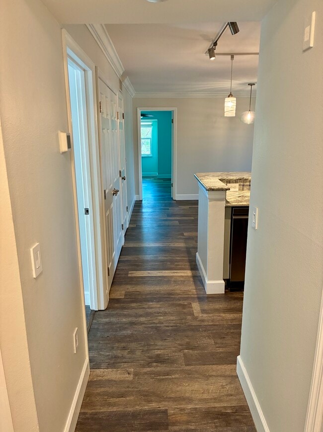 Building Photo - 2400 Feather Sound Dr