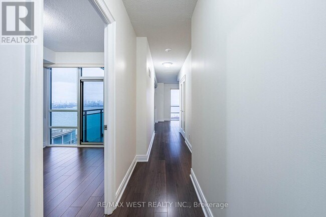 Photo du bâtiment - 16 Brookers Ln