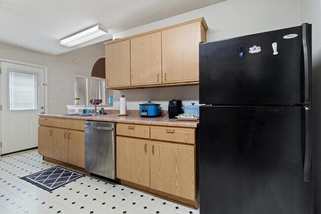 Building Photo - 3442 Eagles Nest St