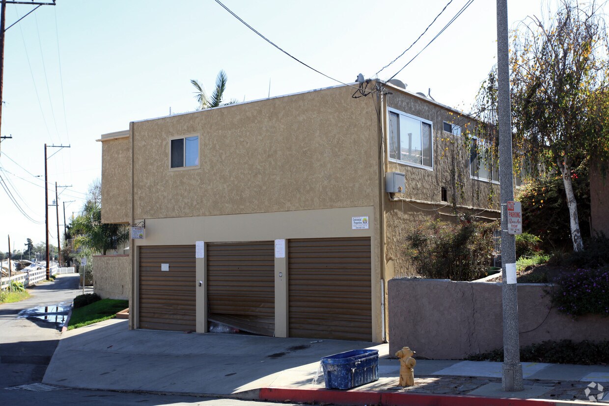 Foto del edificio - 535 Tremont Ave