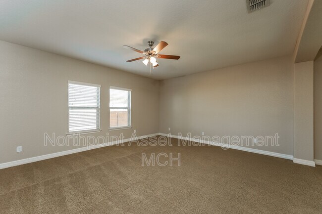 Foto del edificio - 12327 Fort Bliss