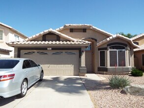 Building Photo - 922 W Sierra Madre Ave