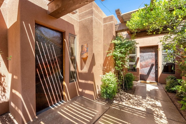 Separate Entrance to Luxurious Private Casita - 1500 E Split Rock Dr