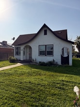 Building Photo - 1409 N Divisadero St