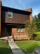 Building Photo - 301 Emerald Dr