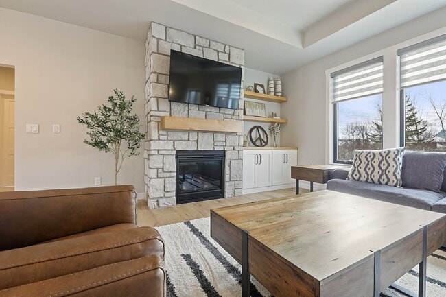 Living Room 2 - 2221 Rowling Rd