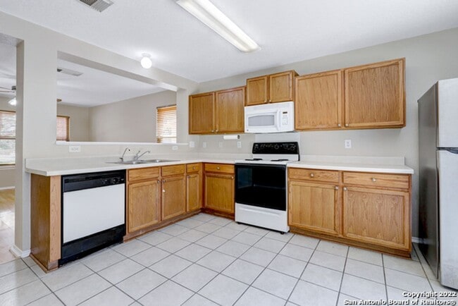 Building Photo - 10106 Figaro Canyon