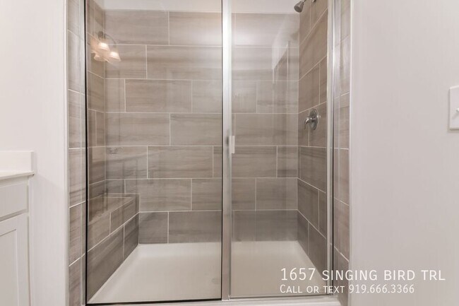 Foto del edificio - 1657 Singing Bird Trl