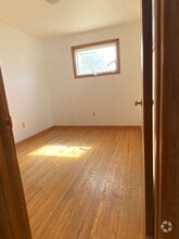 Building Photo - 118 2nd Ave E