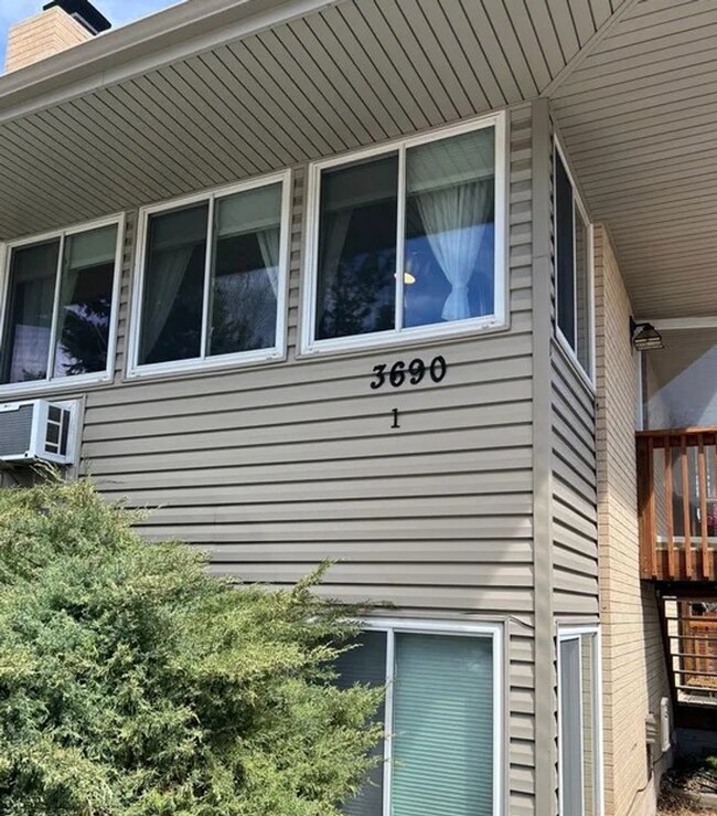 Foto del edificio - 3690 Broadway St