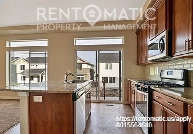 Building Photo - 2626 N Heston Park