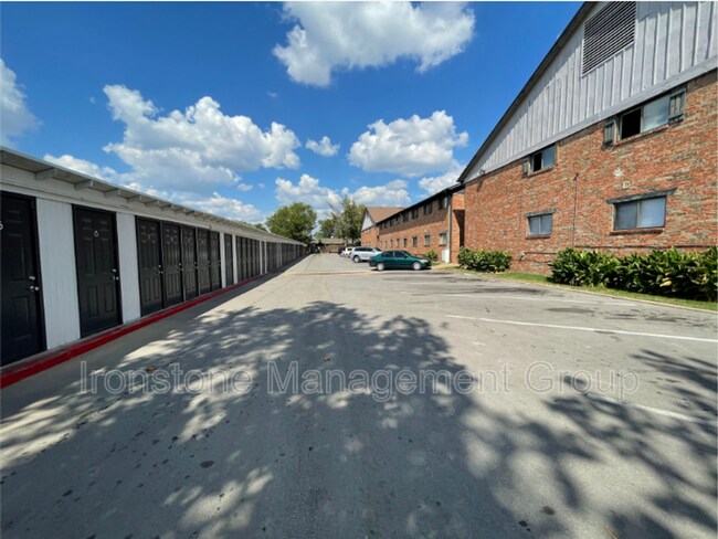 Foto del edificio - 4111 E 51st St