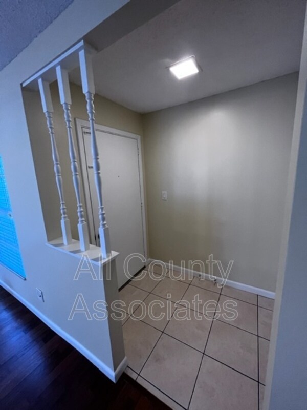 Foto del edificio - 1011 Idlebriar Way