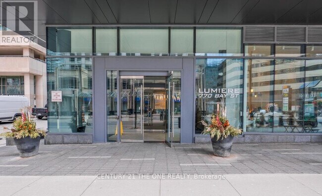 Photo du bâtiment - 770-770 Bay St.