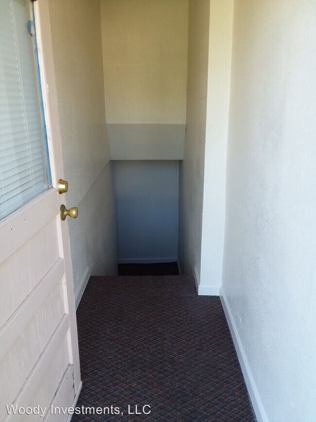 Building Photo - 1 br, 1 bath Room For Rent - 822 23rd Street