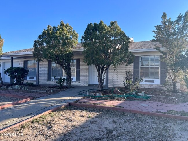 Building Photo - 10524 Candlewood Ave