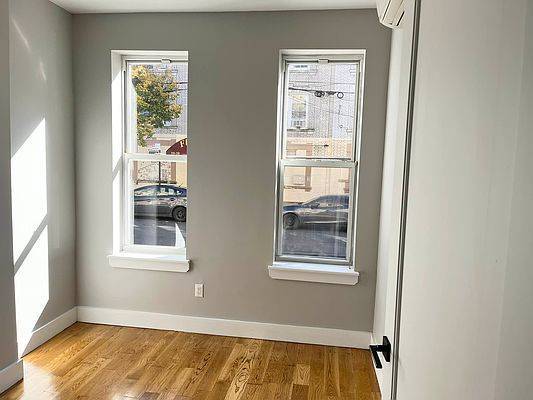 Building Photo - 59-25 71st Ave
