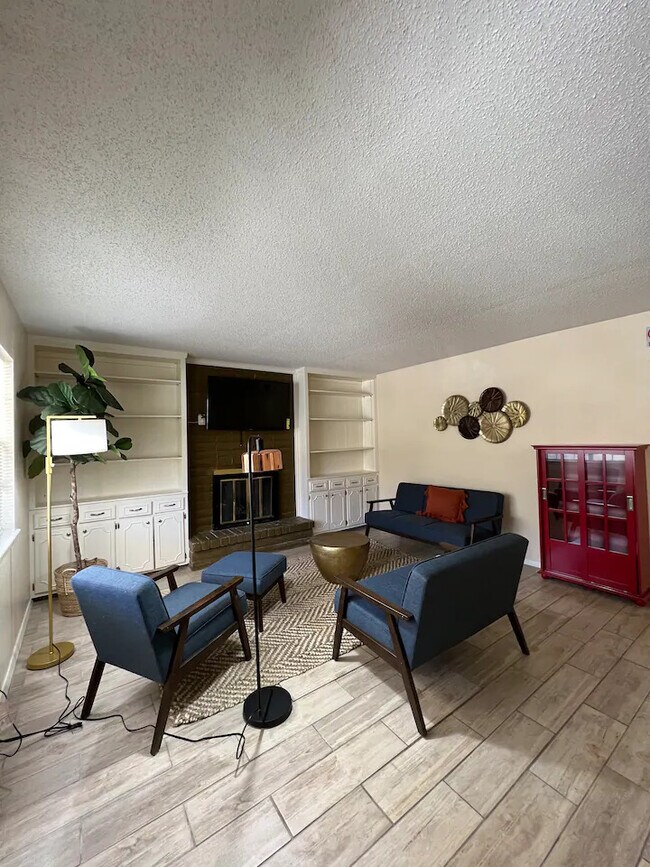 Foto del edificio - 4867 Cuartel Ln
