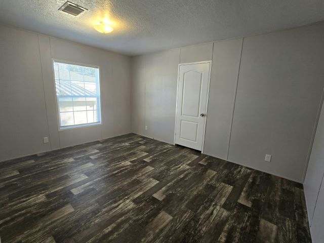 Foto del edificio - 12130 US Hwy 41 S