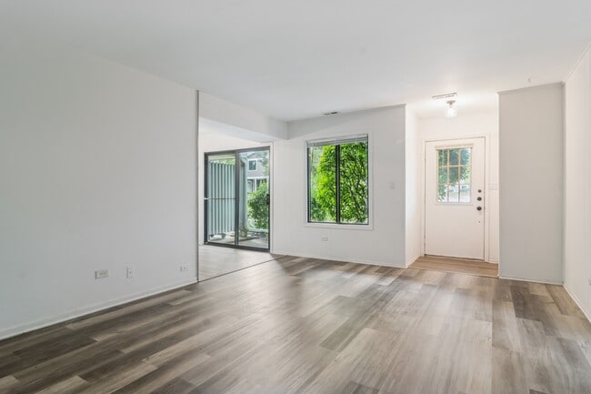 Foto del edificio - 452 Harrison Ct