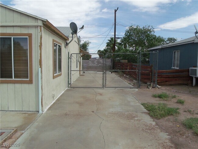 Building Photo - 571 National St