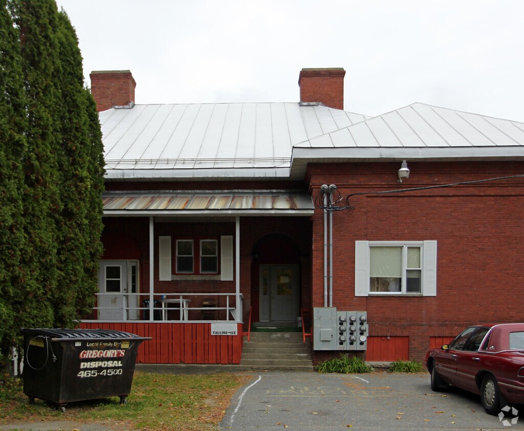Building Photo - 9 Walnut St