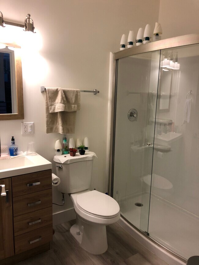 Bathroom #3 - 11464 Oxnard St