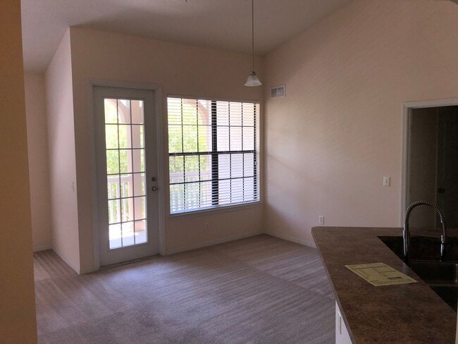 Building Photo - Williams Walk Condominium Rentals, Propert...