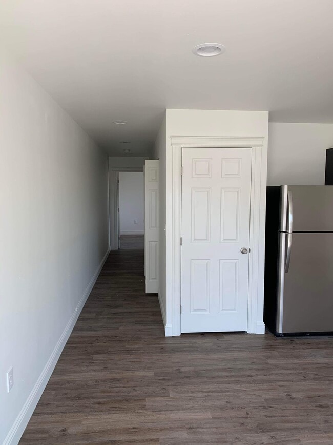 Building Photo - 802/804 W 3RD