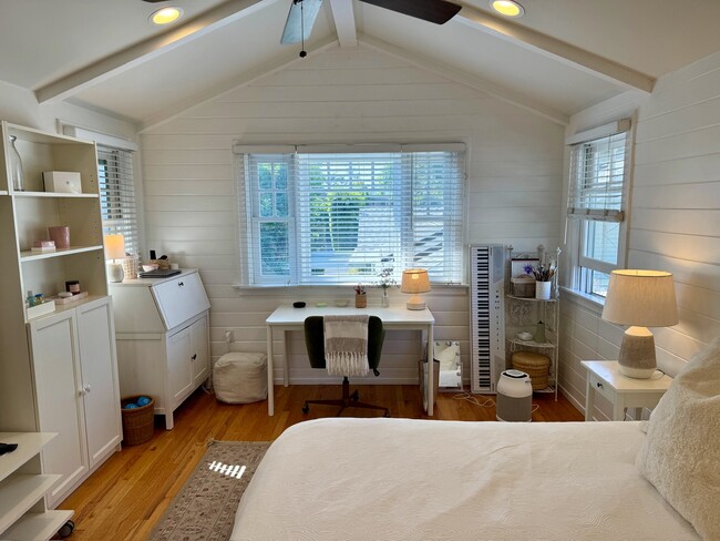 Building Photo - 840 N Ogden Dr