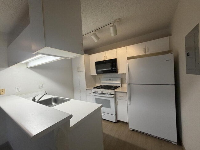 Photo - To register for the showing time below, note the 4 digit code: 5640 and click "APPLY NOW."(mobile... House