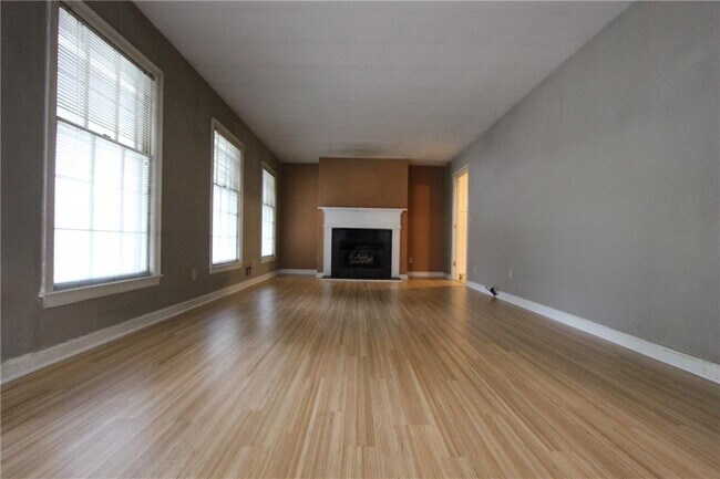 Foto del edificio - 2944 Piedmont Dr