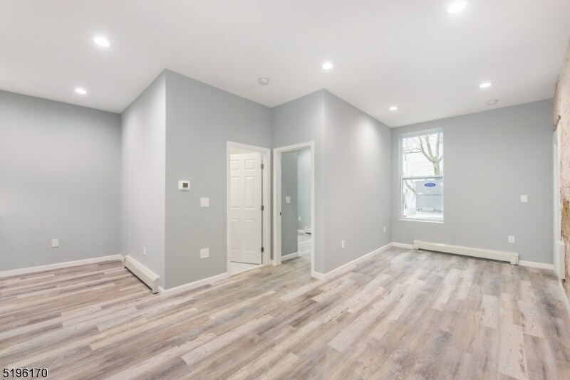 Building Photo - 831 Elizabeth Ave