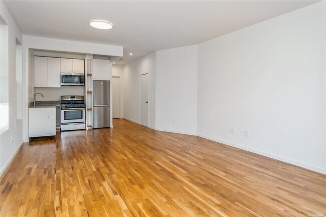 Foto del edificio - 31-35-35 89th St