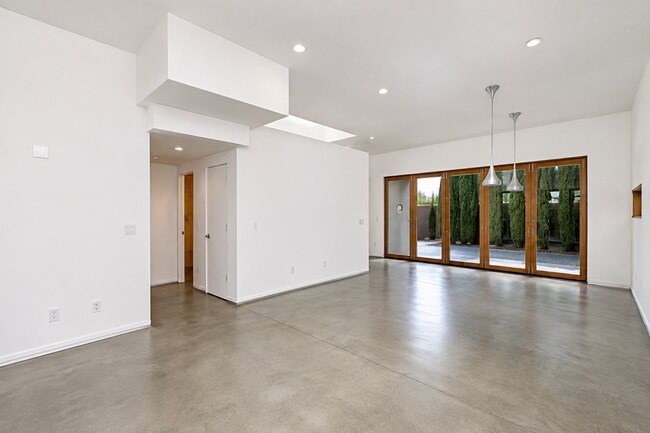 Foto del edificio - Contemporary Luxury Living in the Heart of La Jolla Village