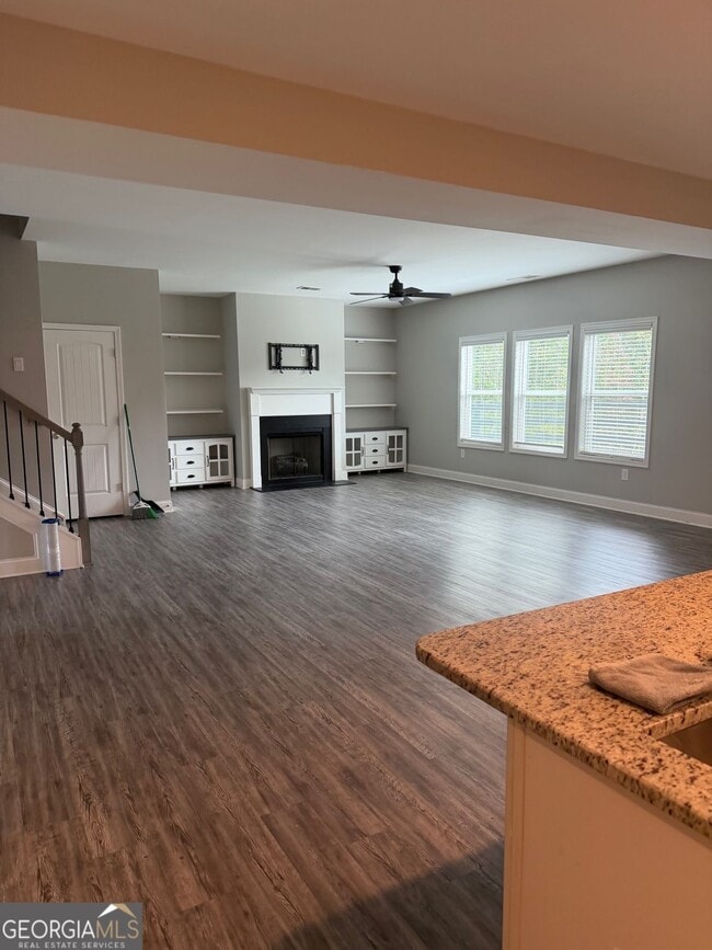 Building Photo - 1120 Riverwalk Manor Dr