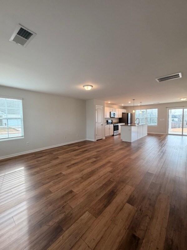 Foto del edificio - 501 Cricket Chirp Ln