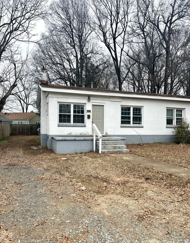 Primary Photo - 2547 Pinckney Ave