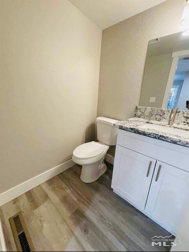 Building Photo - 1671 Round Mountain Cir