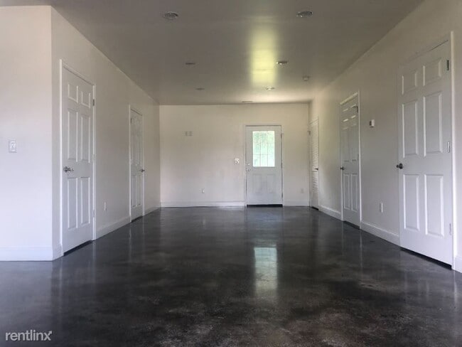 Building Photo - 3 br, 2 bath House - 1855 W Lincoln Street