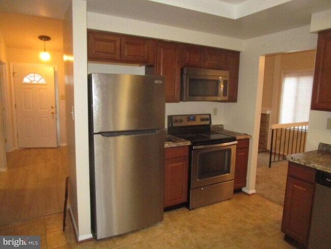 Building Photo - 9206 Live Oak Ln