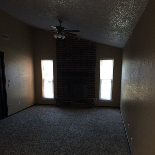 Building Photo - Charming 3 Bedroom In Edmond
