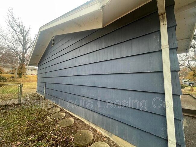Building Photo - 1023 Renshaw Dr