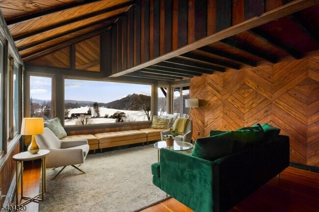 Foto del edificio - 77 W Shore Trail